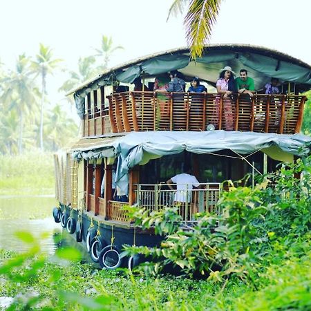 쿠마라콤 Rajahamsam Houseboat 빌라 외부 사진